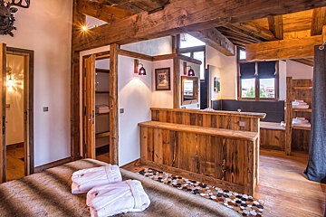 Loup Blanc Chalet, Courchevel Le Praz 1300 double room