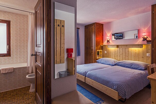 Mirabeau Hotel, Verbier double bedroom