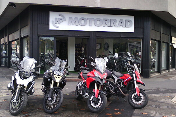 Motorbike Rent Italy - Scooter Hire, Milan - Centre exterior