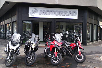 Motorbike Rent Italy - Scooter Hire, Milan - Centre exterior