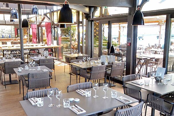 Pinasse Cafe Restaurant, Lege-Cap-Ferret interior