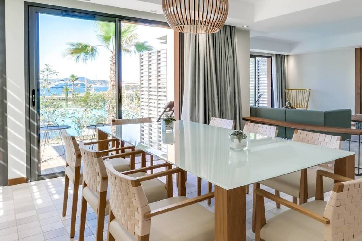 a picture of a hotel suite at Kube Hotel, Saint Tropez