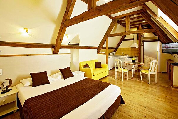 La Villa des Consuls Hotel, Sarlat-la-Caneda double bedroom