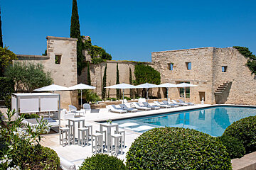 Le Vieux Castillon Hotel, Castillon-du-Gard outdoor swimming pool