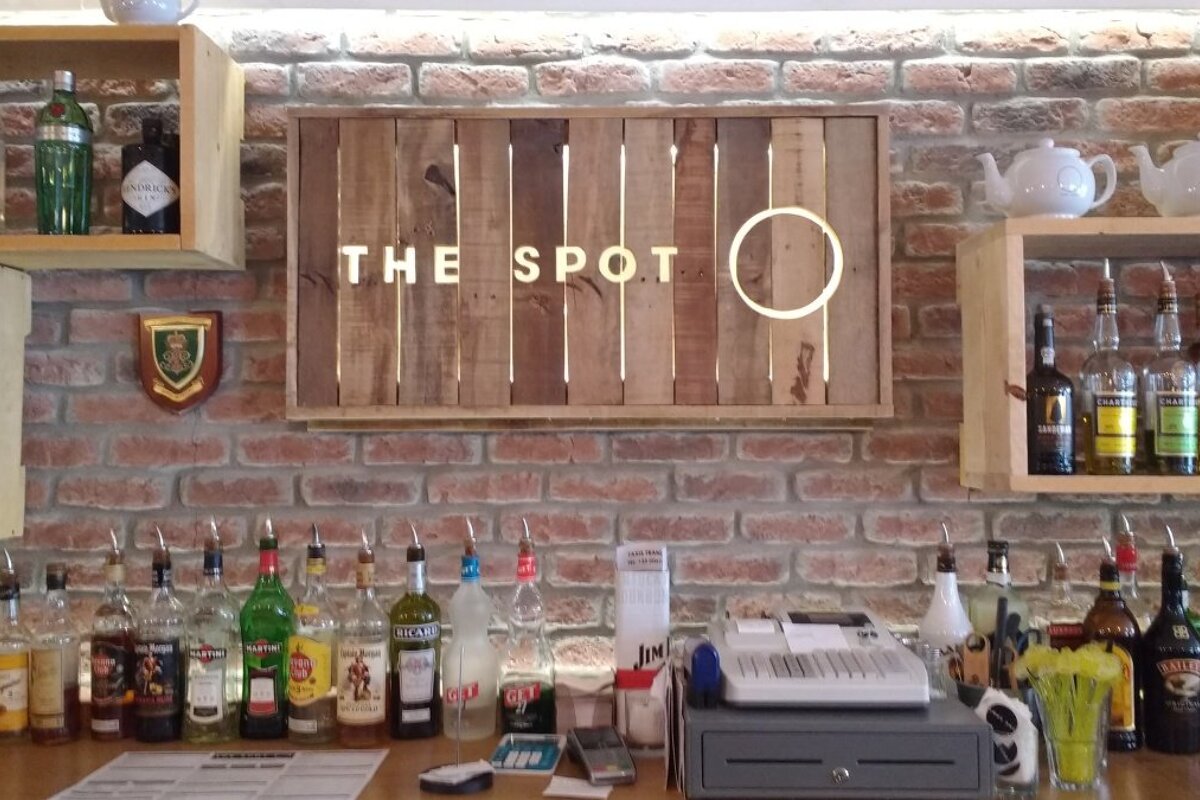 a bar in les 2 alpes
