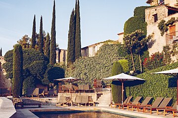 Crillon le Brave Luxury Hotel, Crillon le Brave exterior