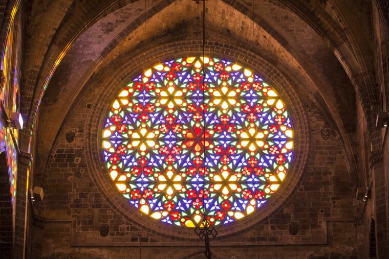 Close up of the rose window of the Palma cathedral