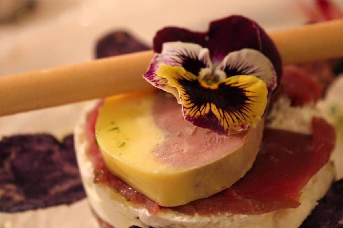 Le Relais Restaurant, Sainte-Cecile-les-Vignes style of cuisine