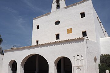 the white washed church in Sant Josep