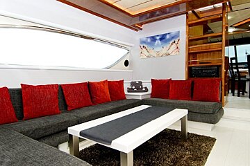 Ferretti 70' 21.7m Motor Yacht, Palma de Mallorca saloon