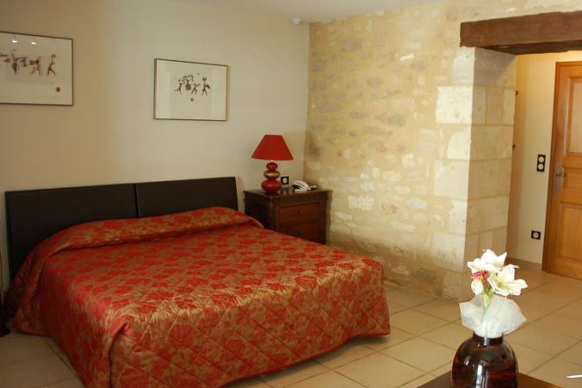 Hostellerie des Ducs Hotel, Duras double bedroom