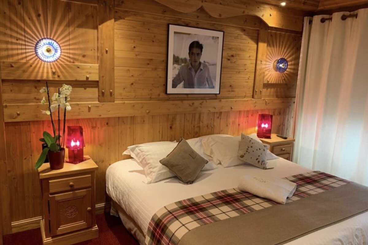 Le Labrador Hotel, Les Gets twin bedroom