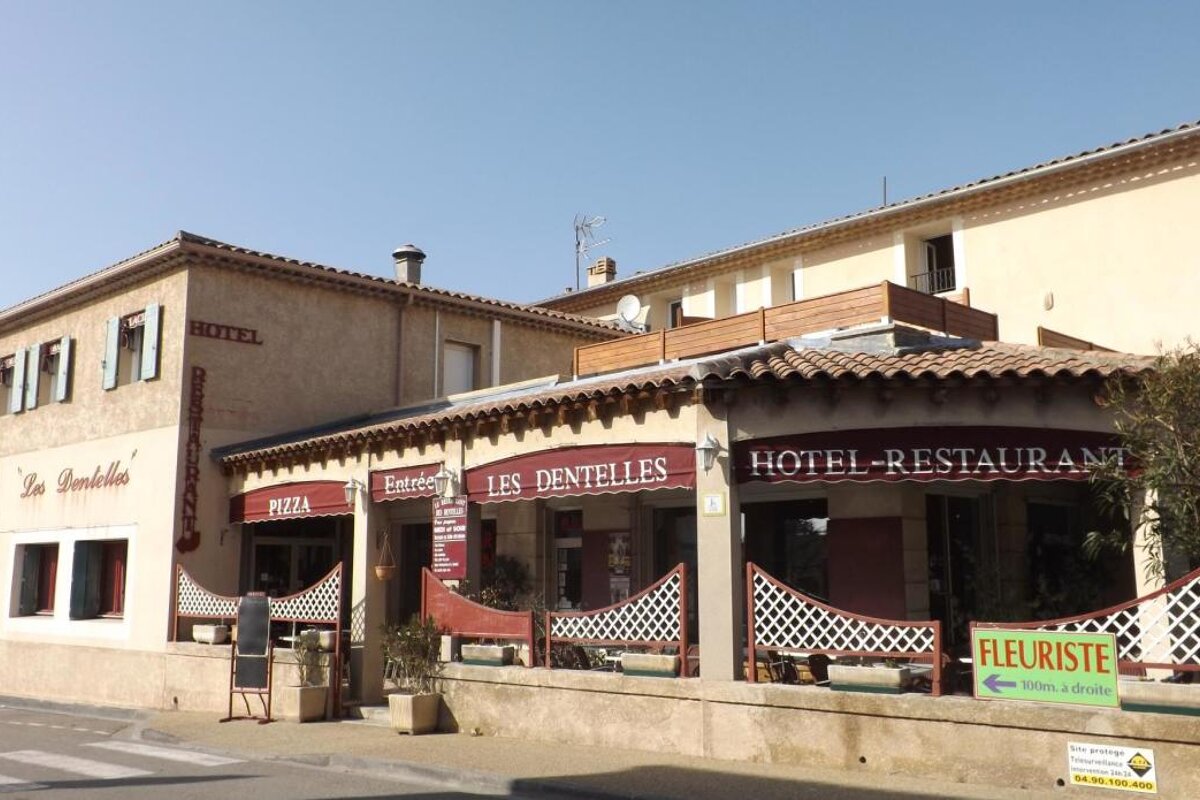 Les Dentelles Restaurant, Vacqueyras exterior