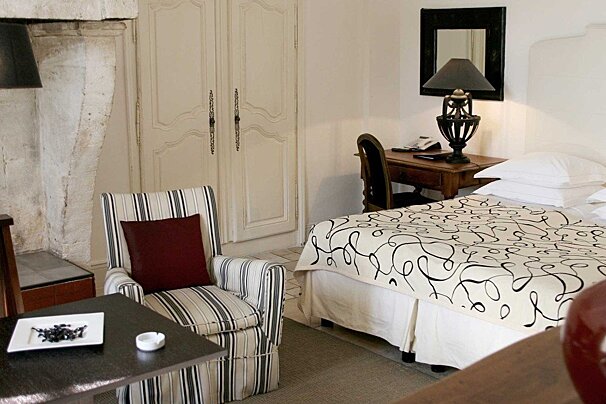Baumaniere Hotel, Les Baux double bedroom
