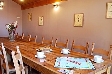 Bellevarde Chalet, Val d'Isere Centre dining area