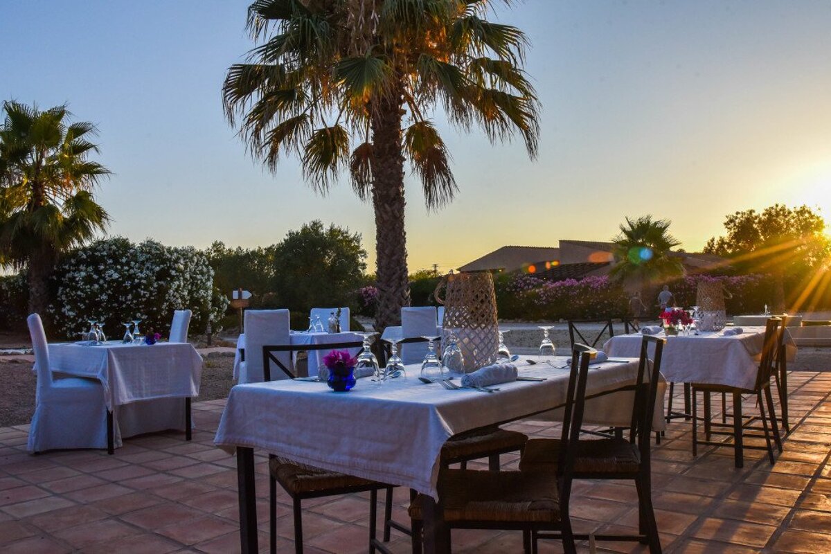 Es Lloquet Restaurant Review, Campos restaurant terrasse