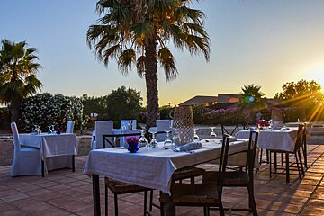 Es Lloquet Restaurant Review, Campos restaurant terrasse