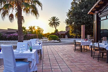 Es Lloquet Restaurant Review, Campos restaurant terrasse