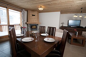 Le Sabot de Venus No.2 Apartment, Val Thorens dining room