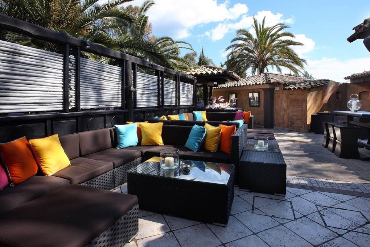 Saint Amour La Tartane Hotel, Saint Tropez lounge room