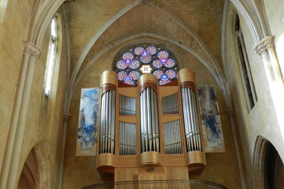 a church organ in aix en provence