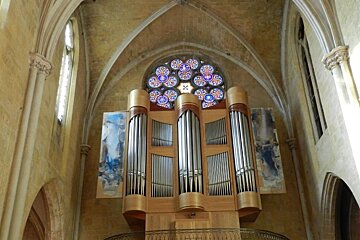 a church organ in aix en provence