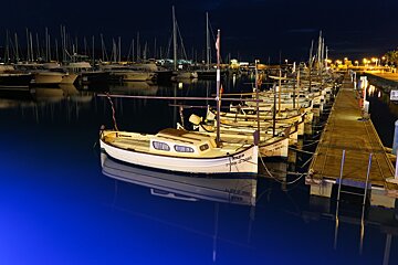 san antoni harbour at night