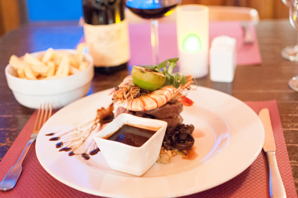 Smithy's Tavern Restaurant, Les Deux Alpes style of cuisine