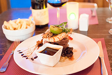 Smithy's Tavern Restaurant, Les Deux Alpes style of cuisine