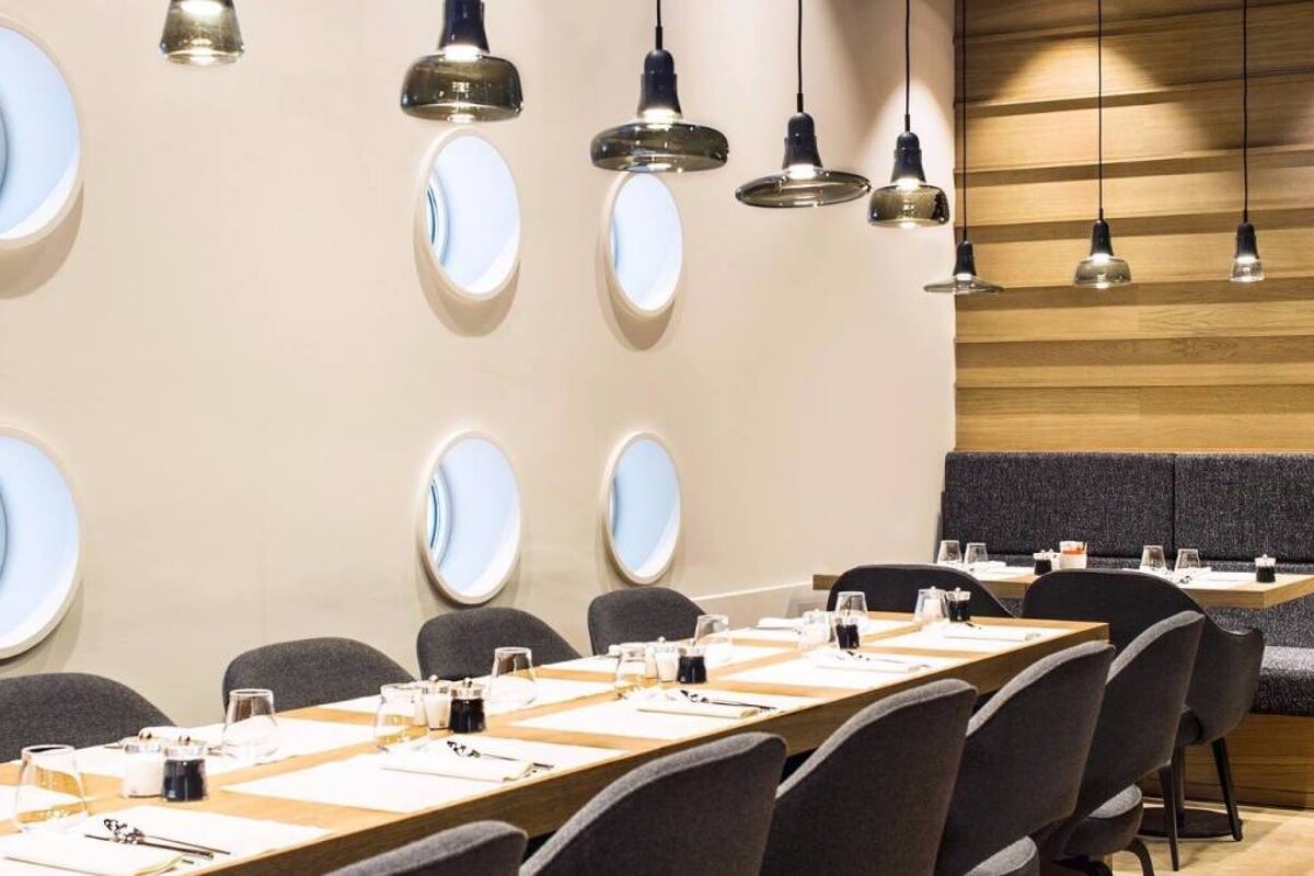 White 1921 Courchevel, Courchevel 1850 hotel restaurant