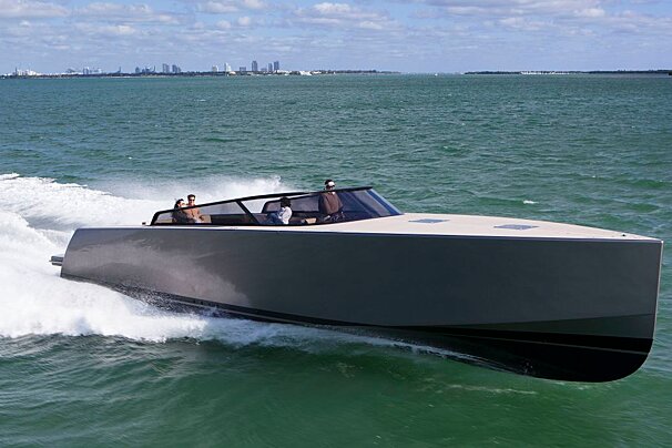 10 person Motor Boat, Cannes exterior