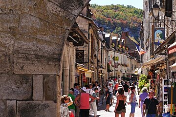 tourists in the streets of rocamadour