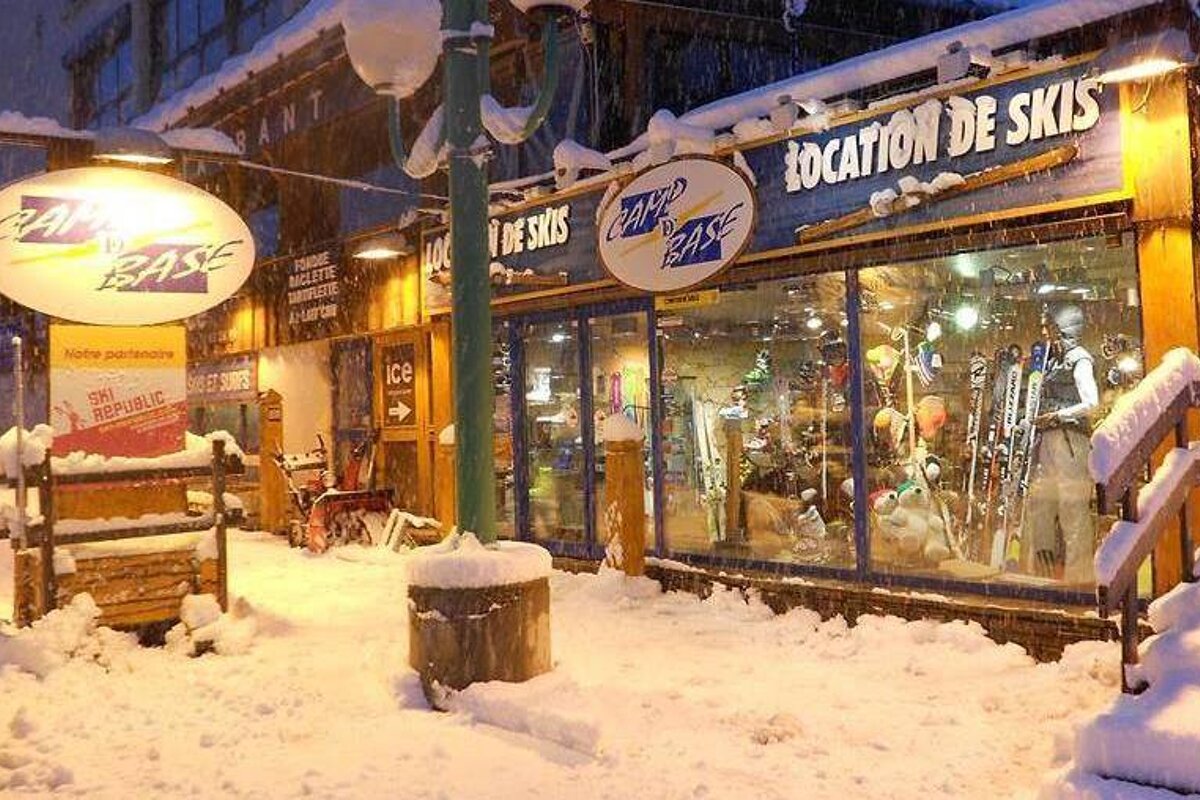 Camp d'Base Ski Hire, Les Deux Alpes exterior