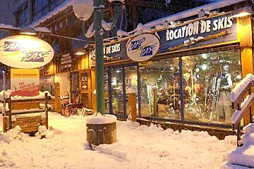 Camp d'Base Ski Hire, Les Deux Alpes exterior