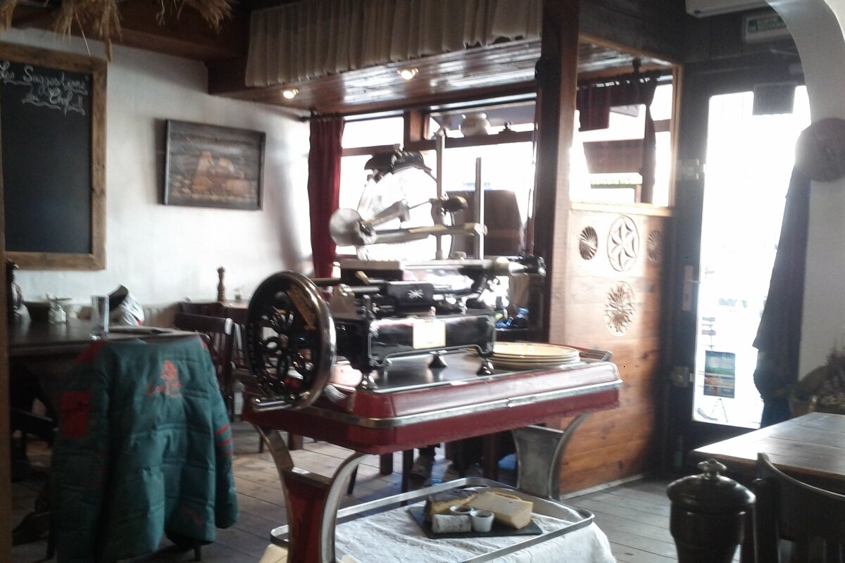 Chez Fernand Restaurant Review interior