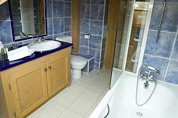 L'Aiglon 34 Apartment, Val d'Isere - Centre bathroom