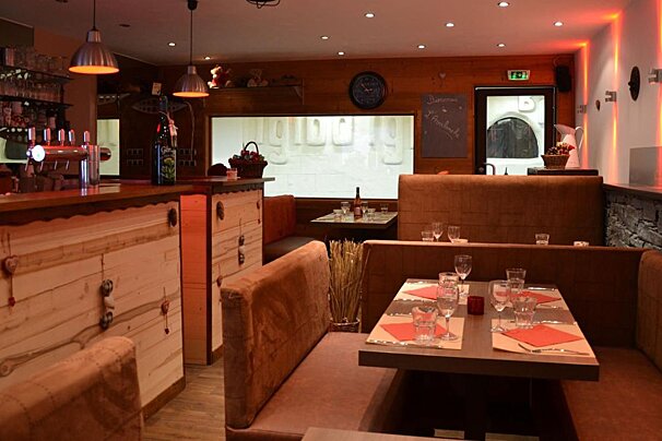 L'Avalanche Restaurant, La Plagne Centre interior