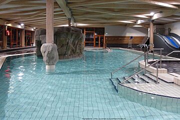 indoor swimming in les arcs