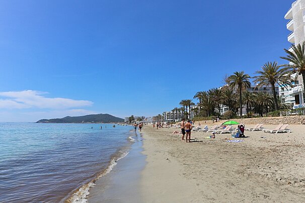 playa d'en bossa south east ibiza