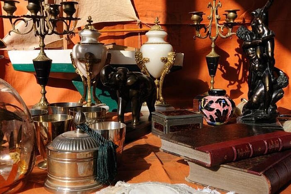 An image of French antiques at a flea market