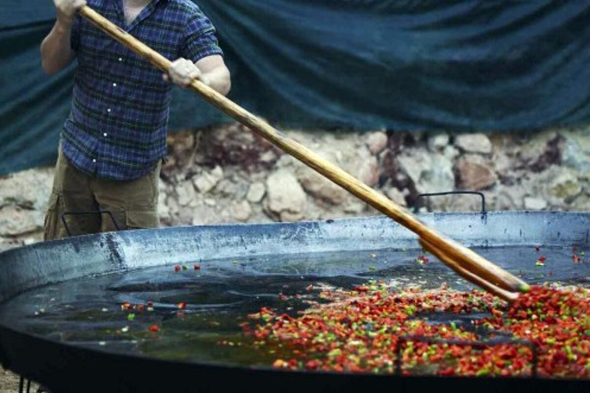 giant paella dish