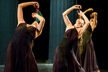 dancers perform Modern Flamenco in Palma