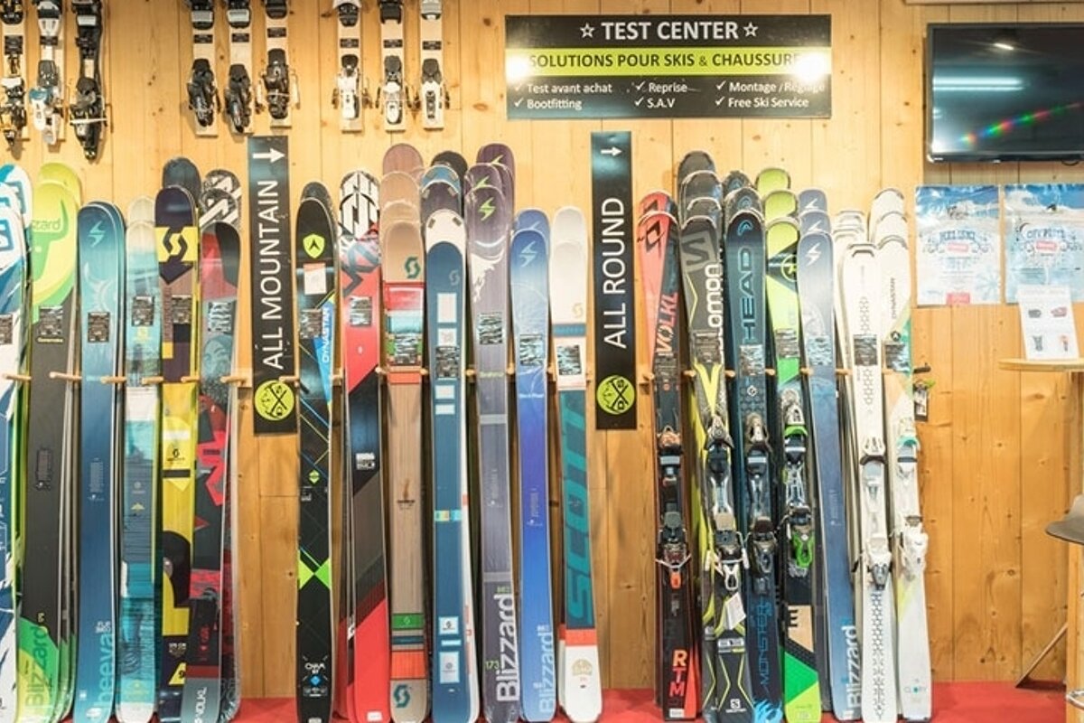 Skimium Tignes Le Lac Palafour Ski Hire, Tignes - Le Lac / Lavachet shop interior