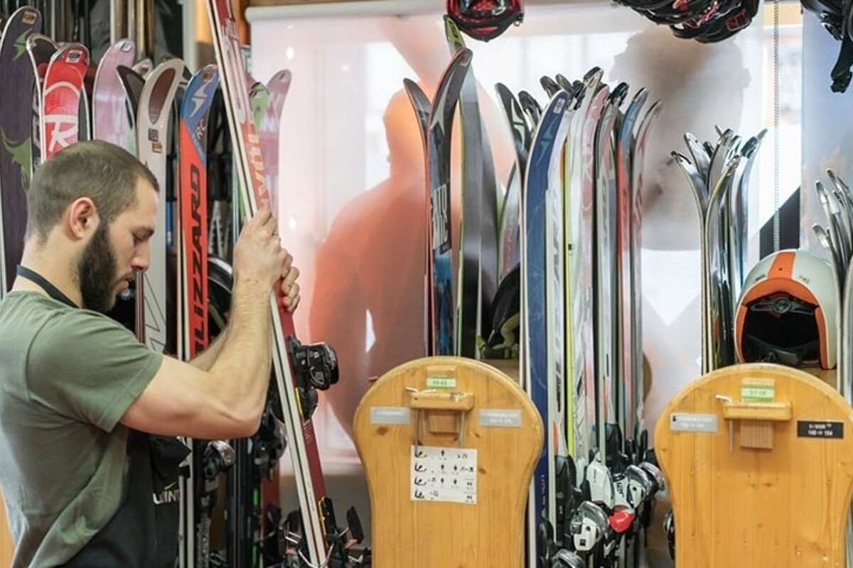 Skimium Tignes Le Lac Palafour Ski Hire, Tignes - Le Lac / Lavachet shop interior