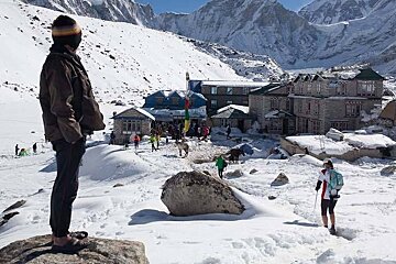 trail running in the snow in nepal