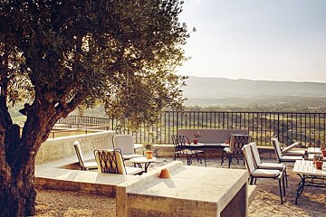 Crillon le Brave Luxury Hotel, Crillon le Brave terrace