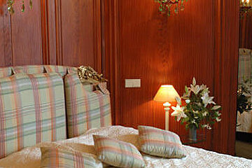 Grand Hotel du Lion d'Or Hotel, Romorantin-Lanthenay double bedroom