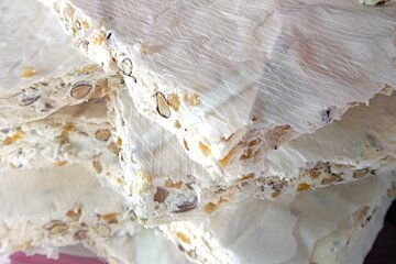 photo of slab of nougat