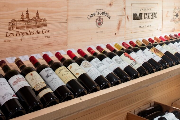 MacBirch Wine Shop, Verbier - Centre shop interior