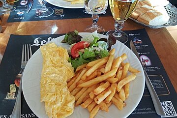 omelette and chips